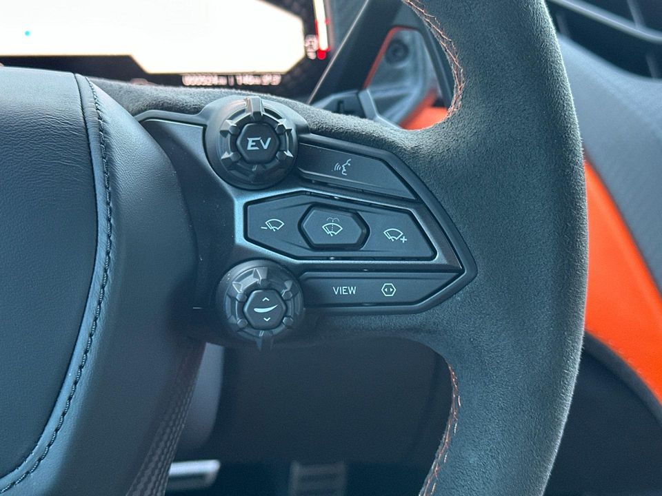 2024 Lamborghini Revuelto