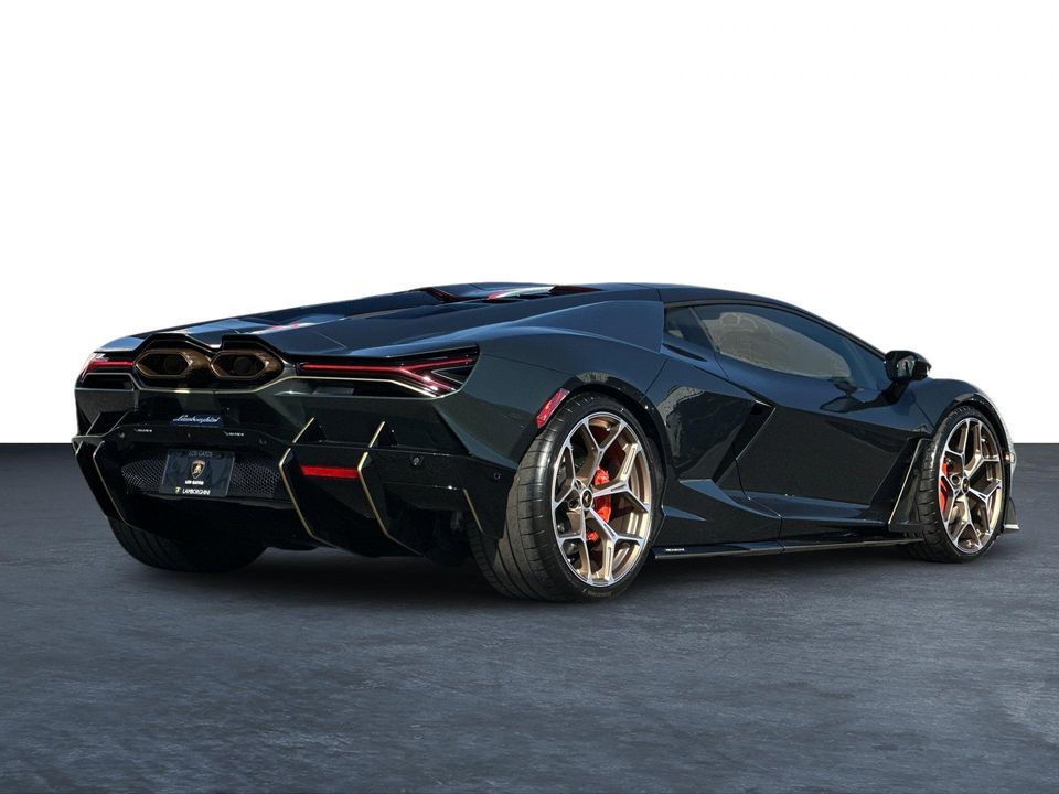 2024 Lamborghini Revuelto