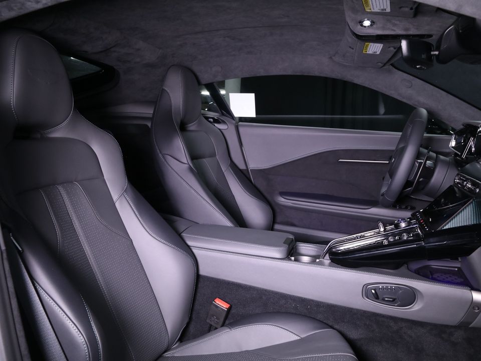 2025 Aston Martin Vantage