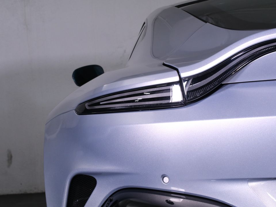 2025 Aston Martin Vantage