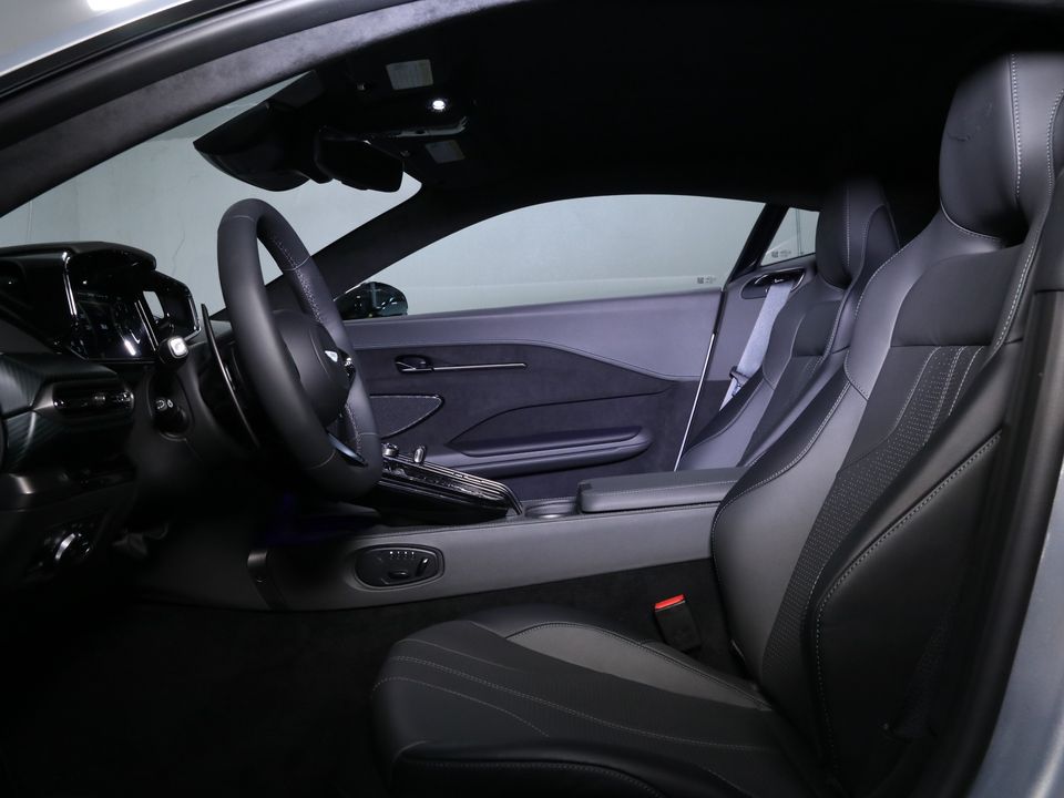 2025 Aston Martin Vantage
