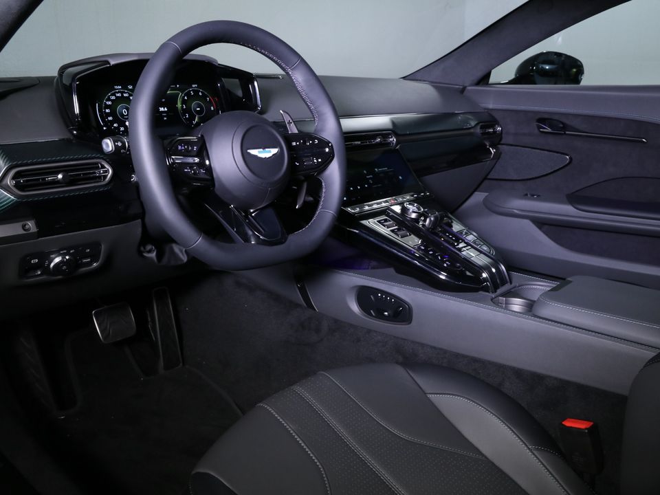 2025 Aston Martin Vantage
