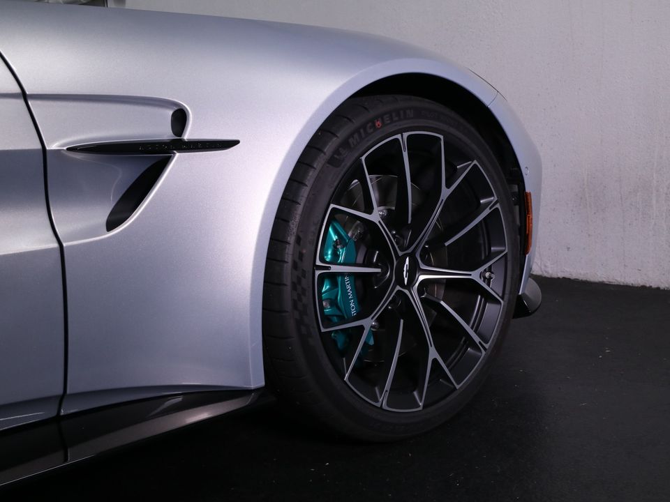2025 Aston Martin Vantage