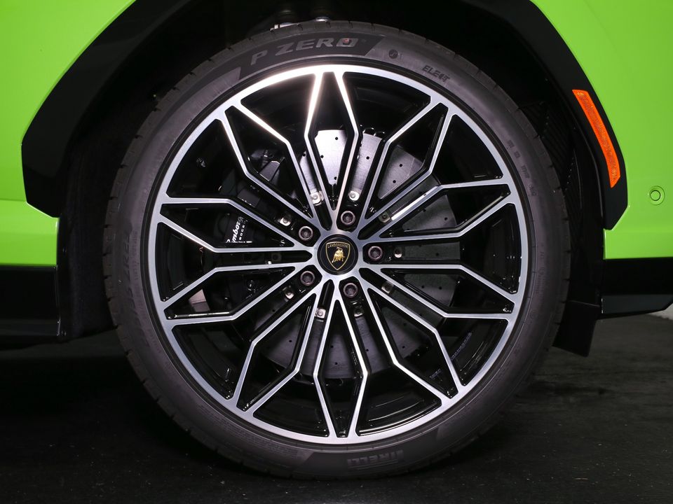 2025 Lamborghini Urus SE