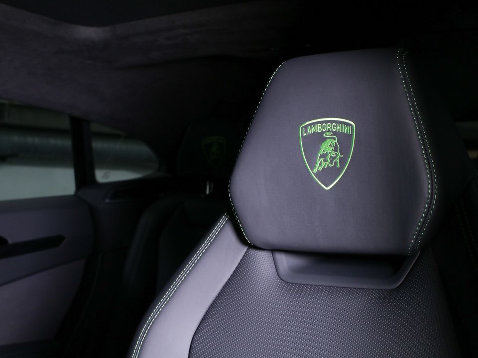 2025 Lamborghini Urus SE