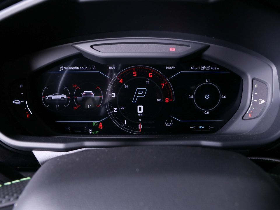 2025 Lamborghini Urus SE