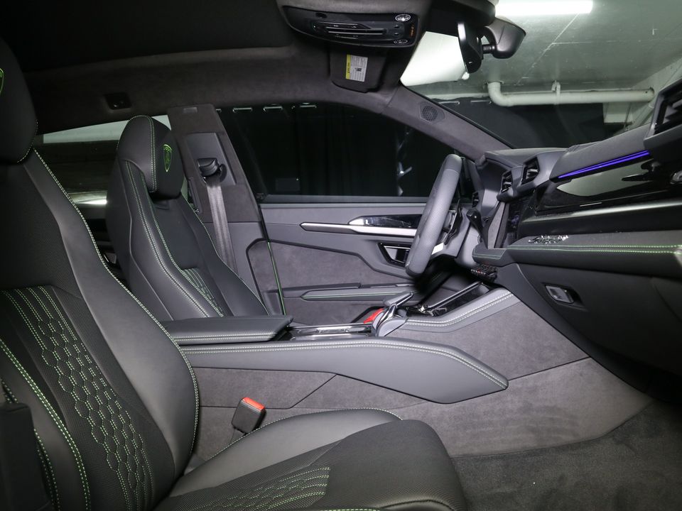 2025 Lamborghini Urus SE