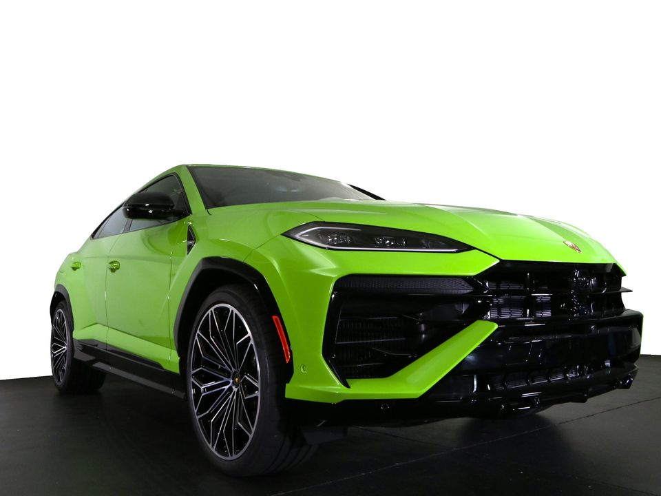 2025 Lamborghini Urus SE
