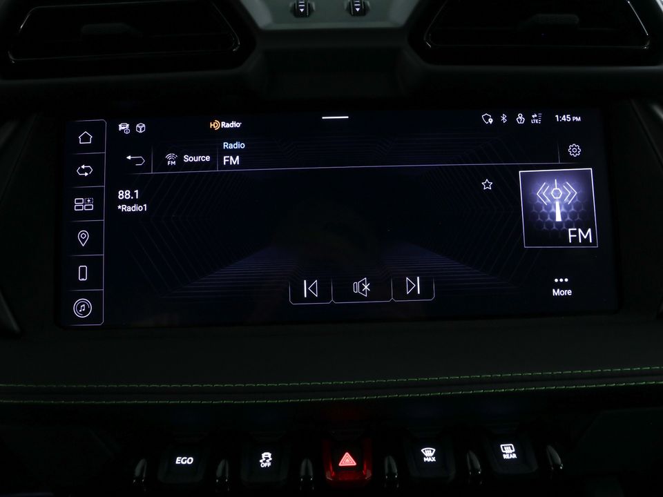 2025 Lamborghini Urus SE