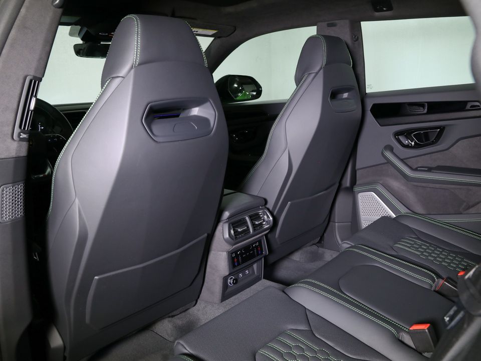 2025 Lamborghini Urus SE