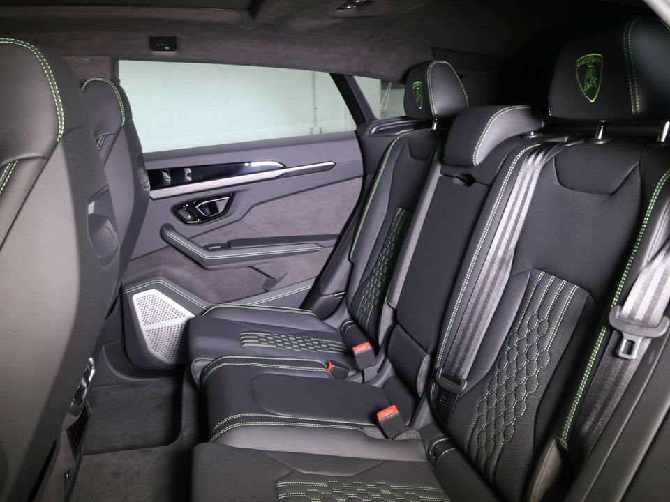 2025 Lamborghini Urus SE