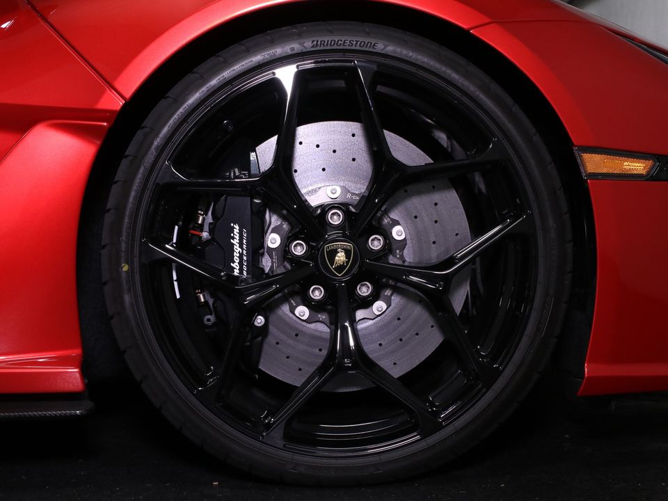 2025 Lamborghini Revuelto