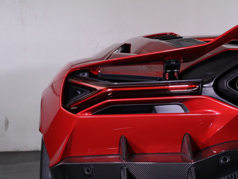 2025 Lamborghini Revuelto