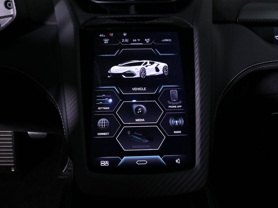 2025 Lamborghini Revuelto