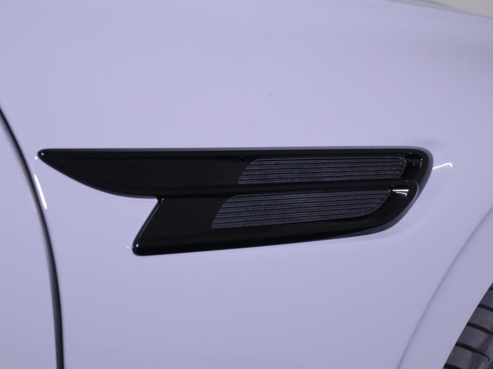 2025 Bentley Flying Spur