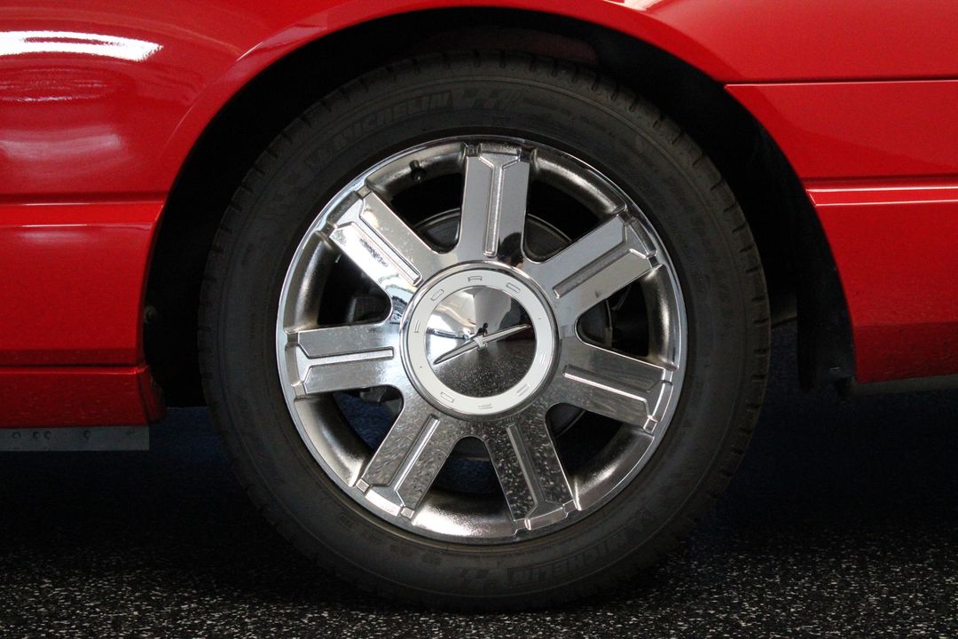 2005 Ford Thunderbird