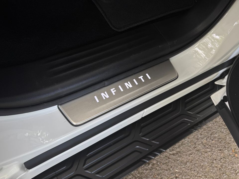 2023 INFINITI QX80