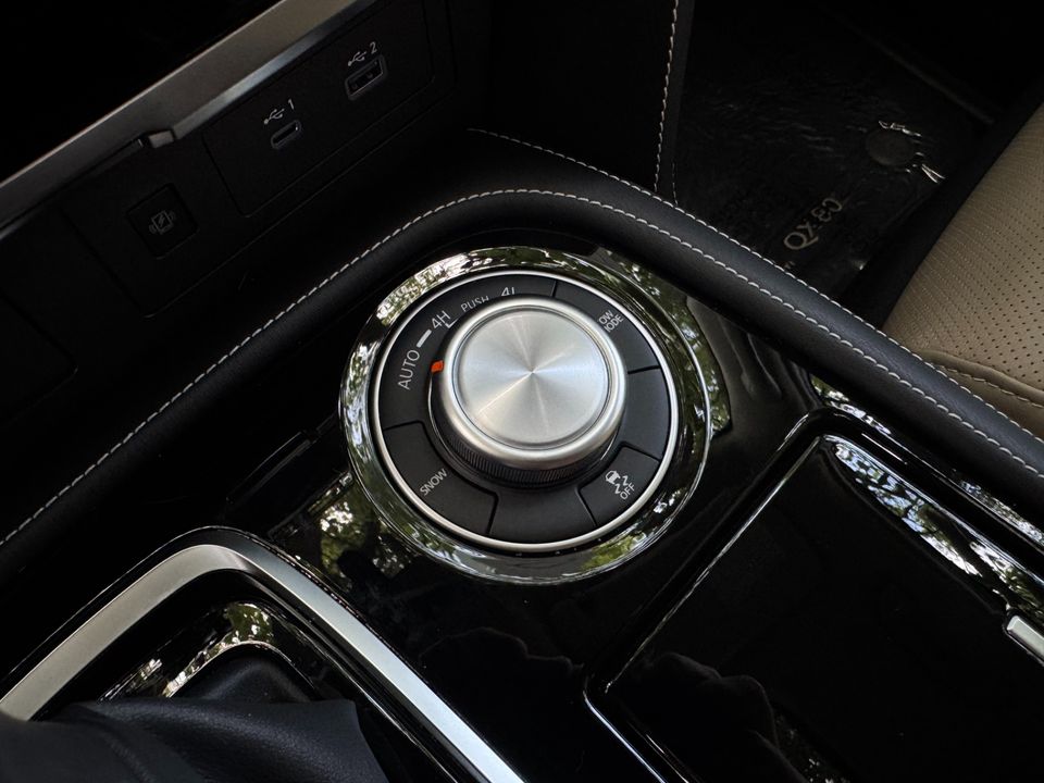 2023 INFINITI QX80