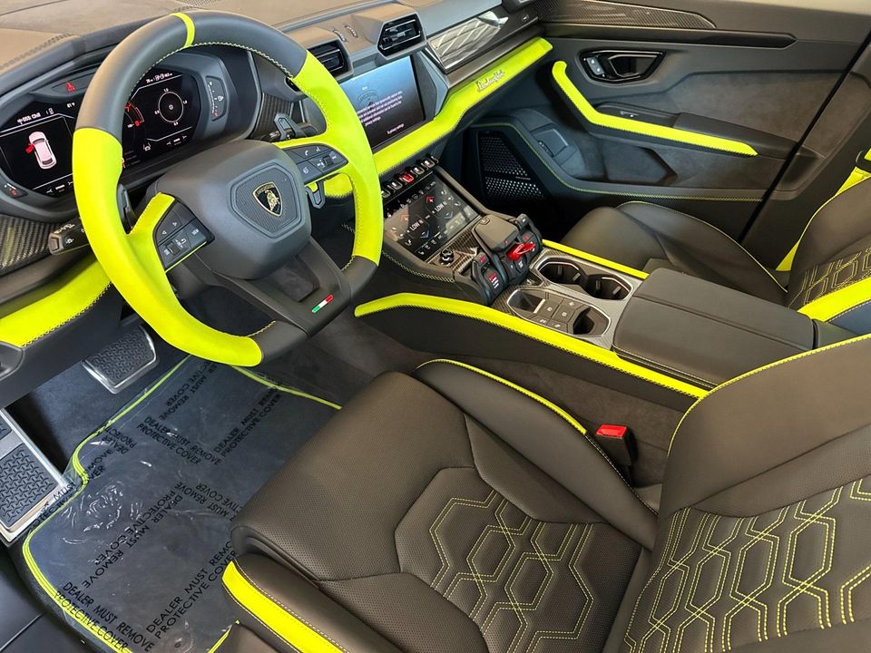 2025 Lamborghini Urus