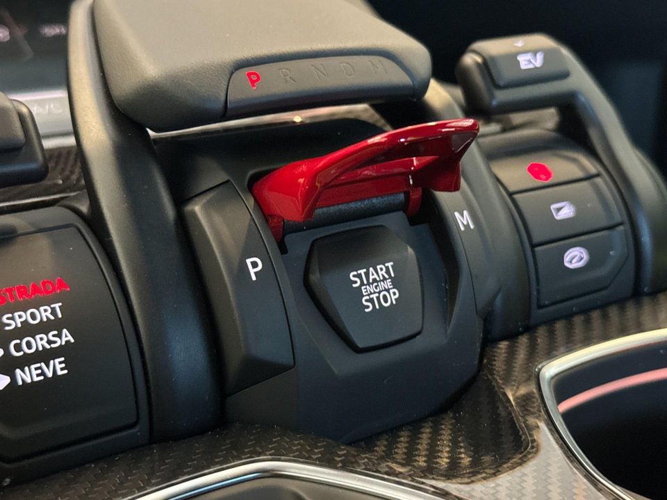 2025 Lamborghini Urus