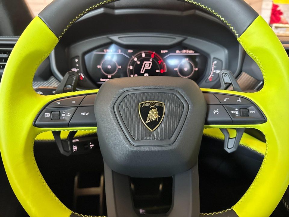 2025 Lamborghini Urus