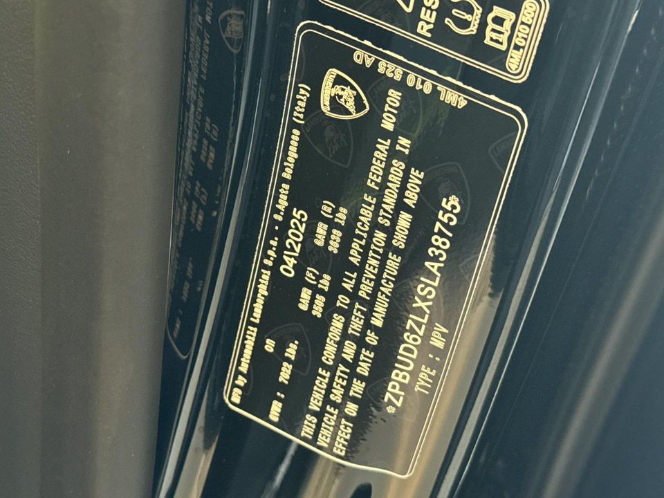 2025 Lamborghini Urus