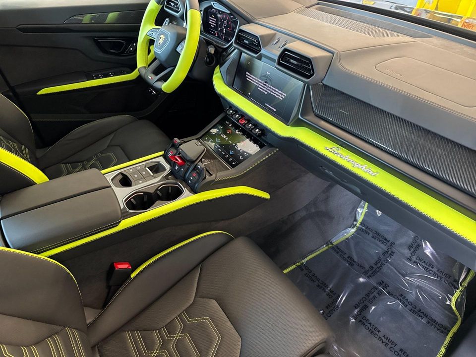 2025 Lamborghini Urus