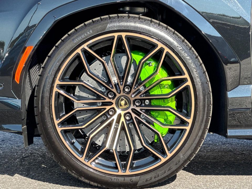 2025 Lamborghini Urus