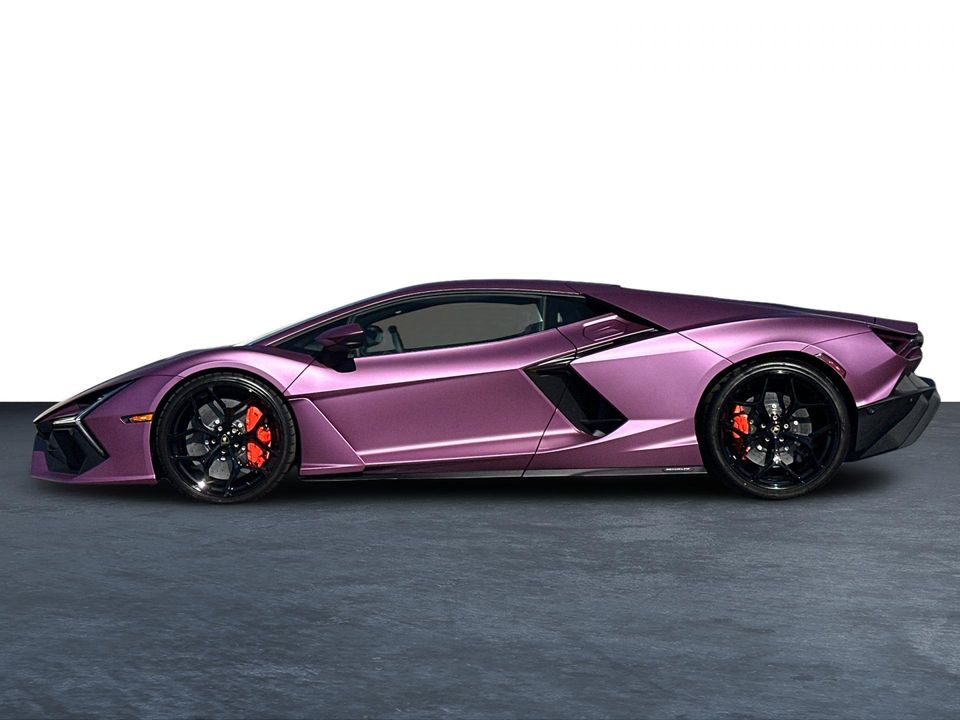 2025 Lamborghini Revuelto