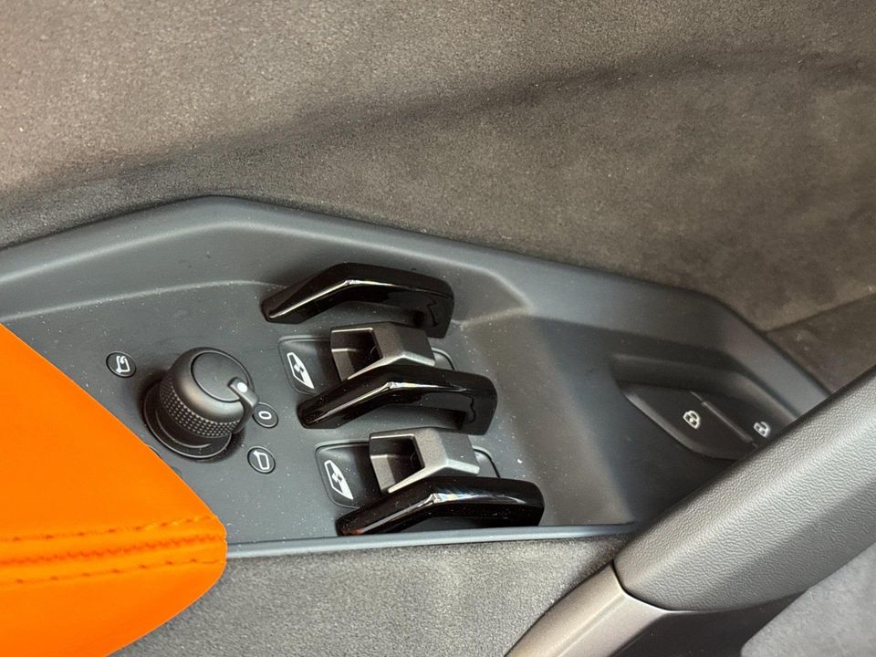 2025 Lamborghini Revuelto
