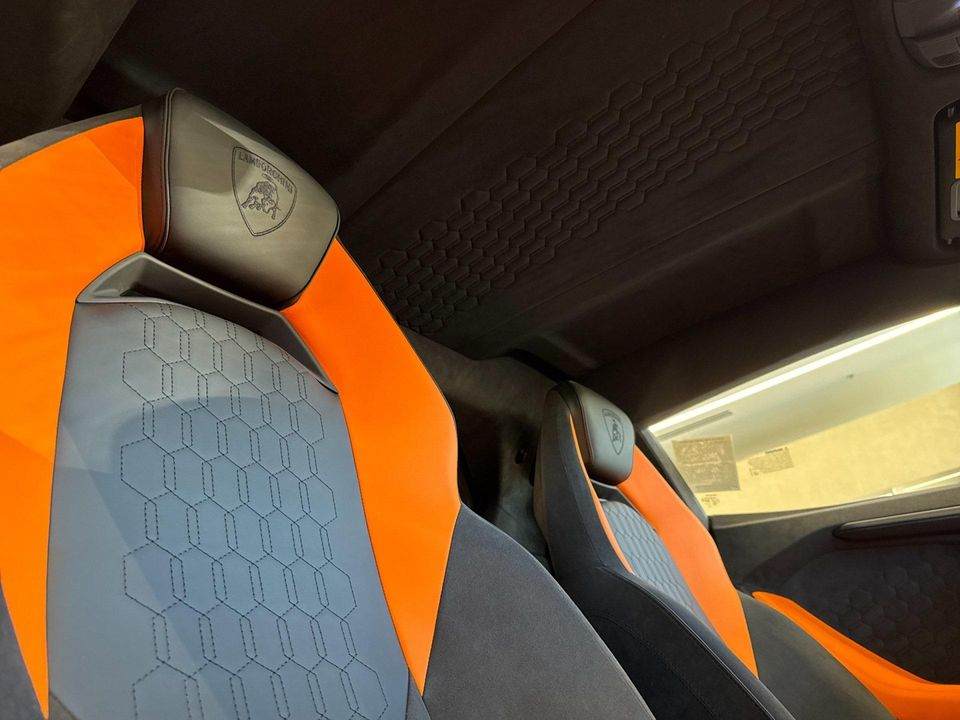 2025 Lamborghini Revuelto