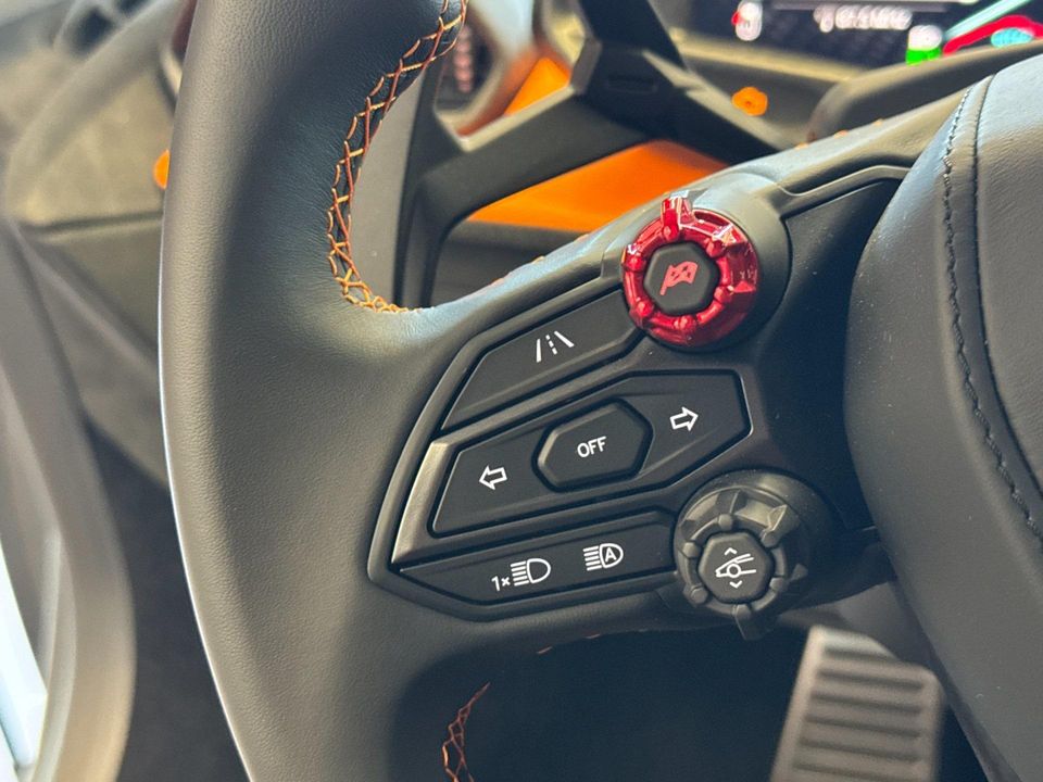 2025 Lamborghini Revuelto
