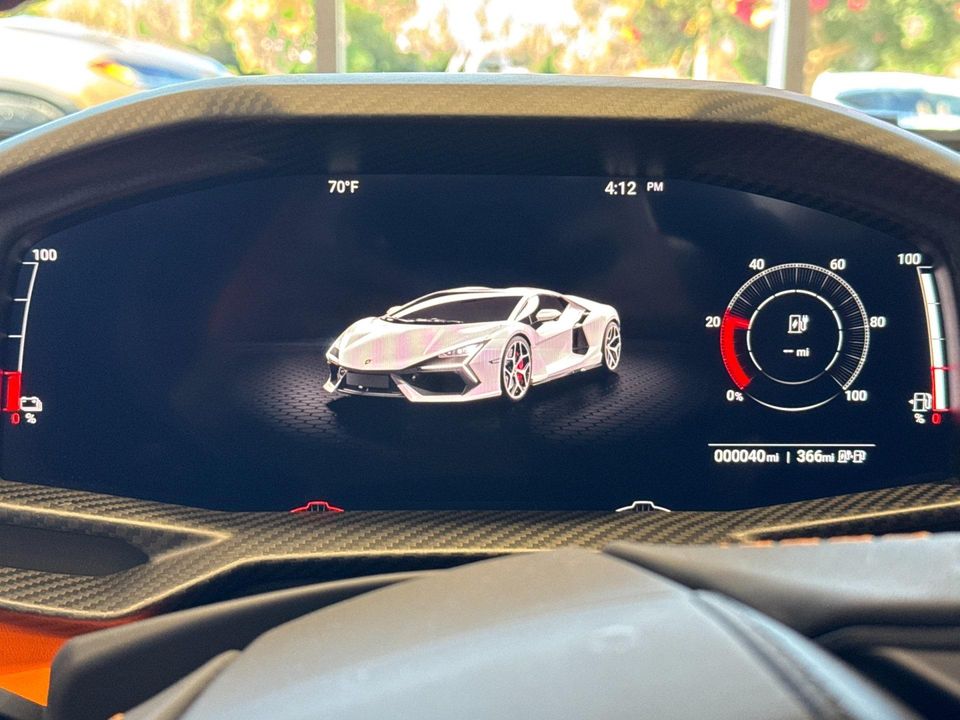 2025 Lamborghini Revuelto