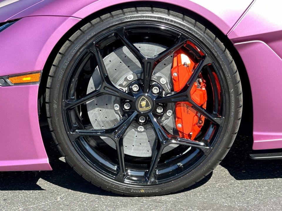 2025 Lamborghini Revuelto