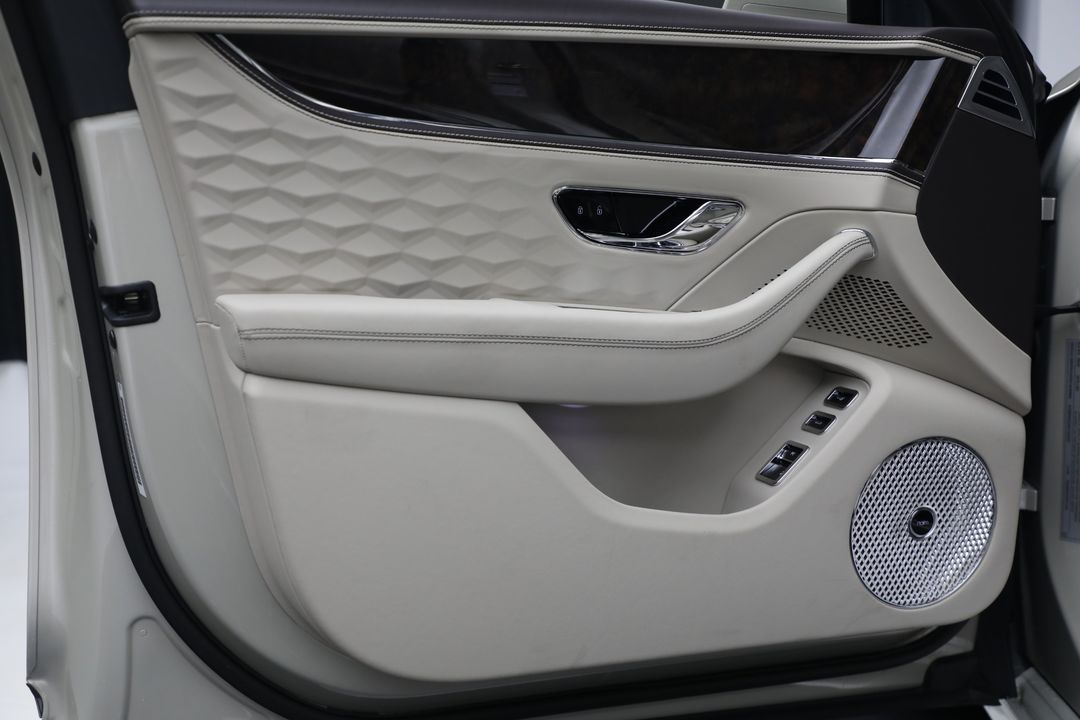 2025 Bentley Flying Spur