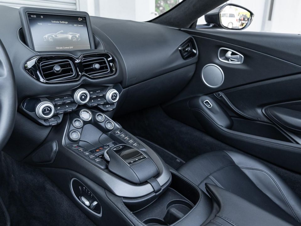 2021 Aston Martin Vantage