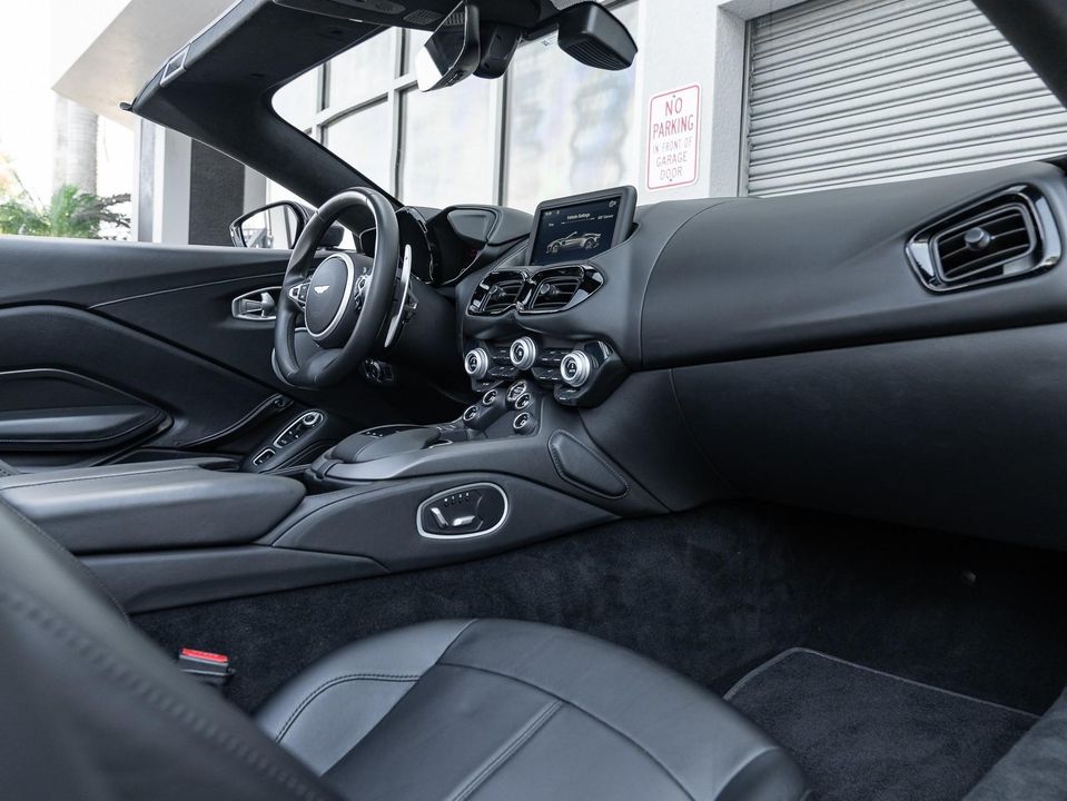 2021 Aston Martin Vantage