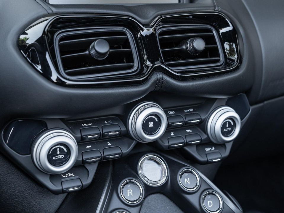 2021 Aston Martin Vantage