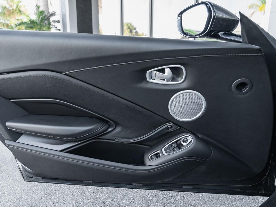 2021 Aston Martin Vantage