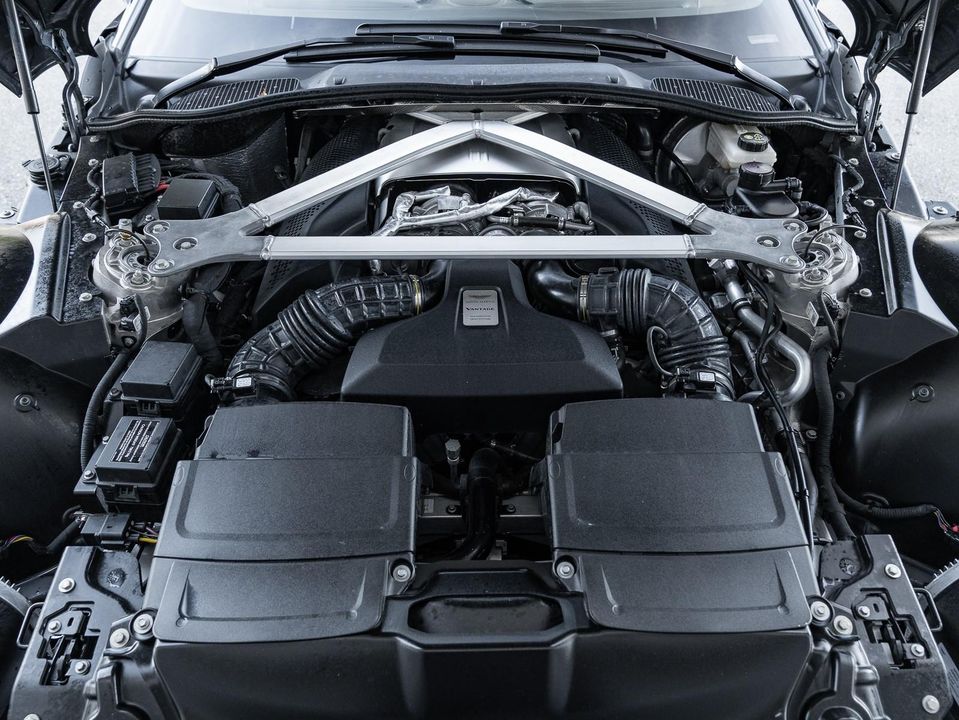 2021 Aston Martin Vantage