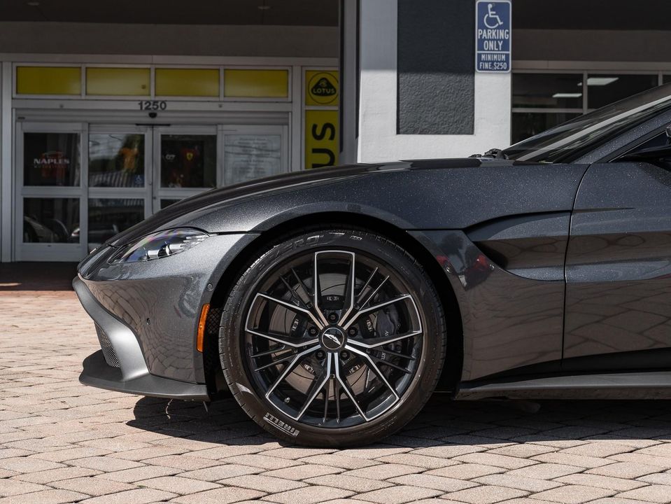 2021 Aston Martin Vantage