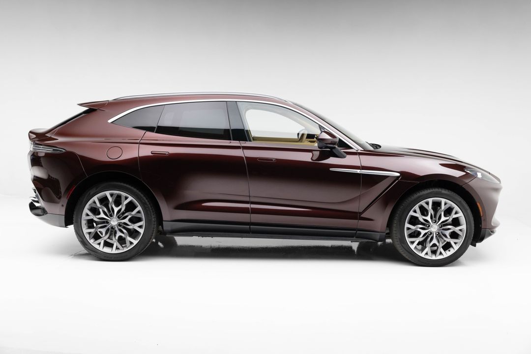 2021 Aston Martin DBX