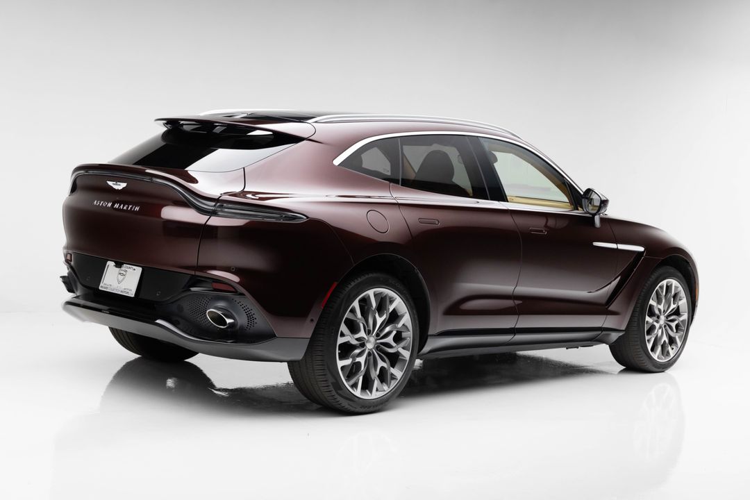 2021 Aston Martin DBX
