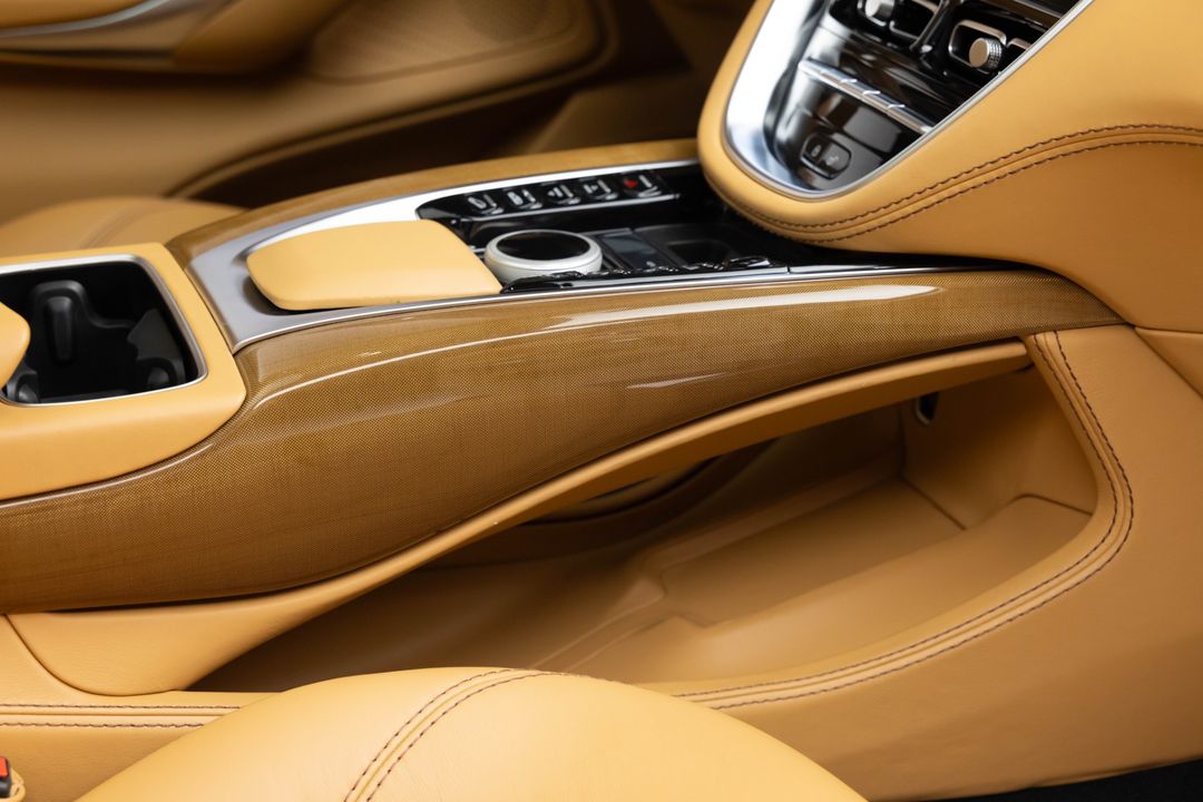 2021 Aston Martin DBX