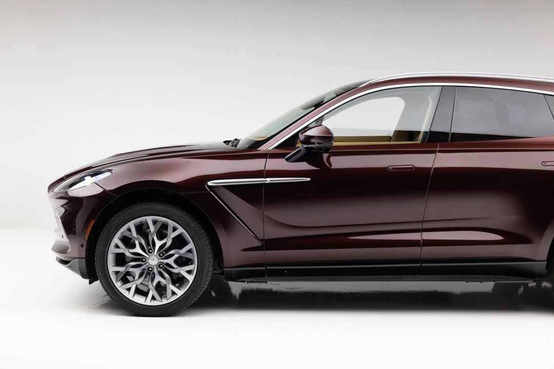 2021 Aston Martin DBX