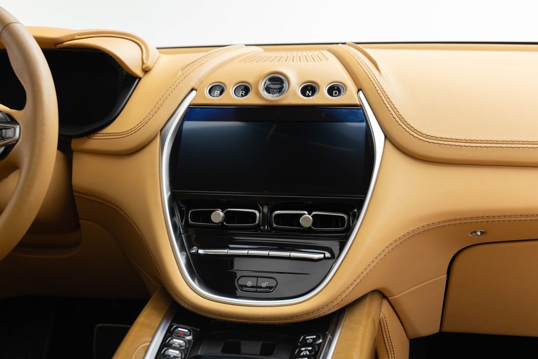 2021 Aston Martin DBX