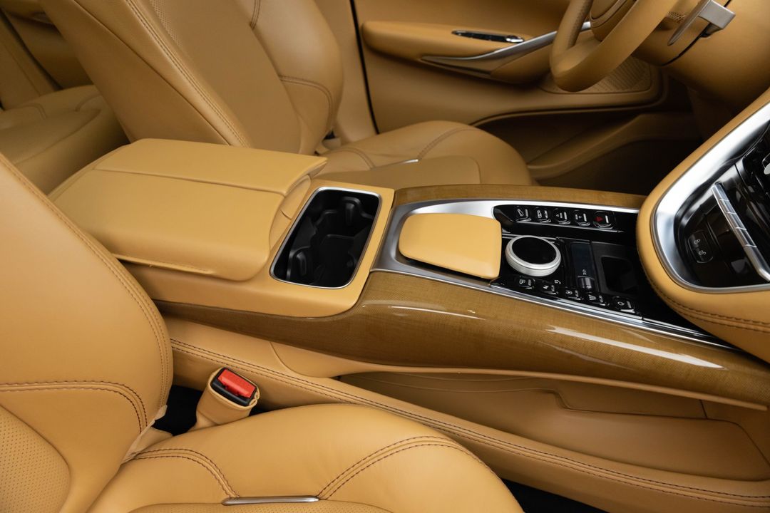 2021 Aston Martin DBX