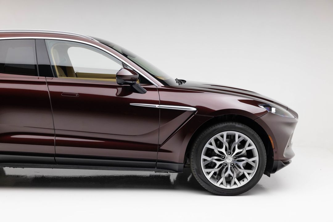 2021 Aston Martin DBX