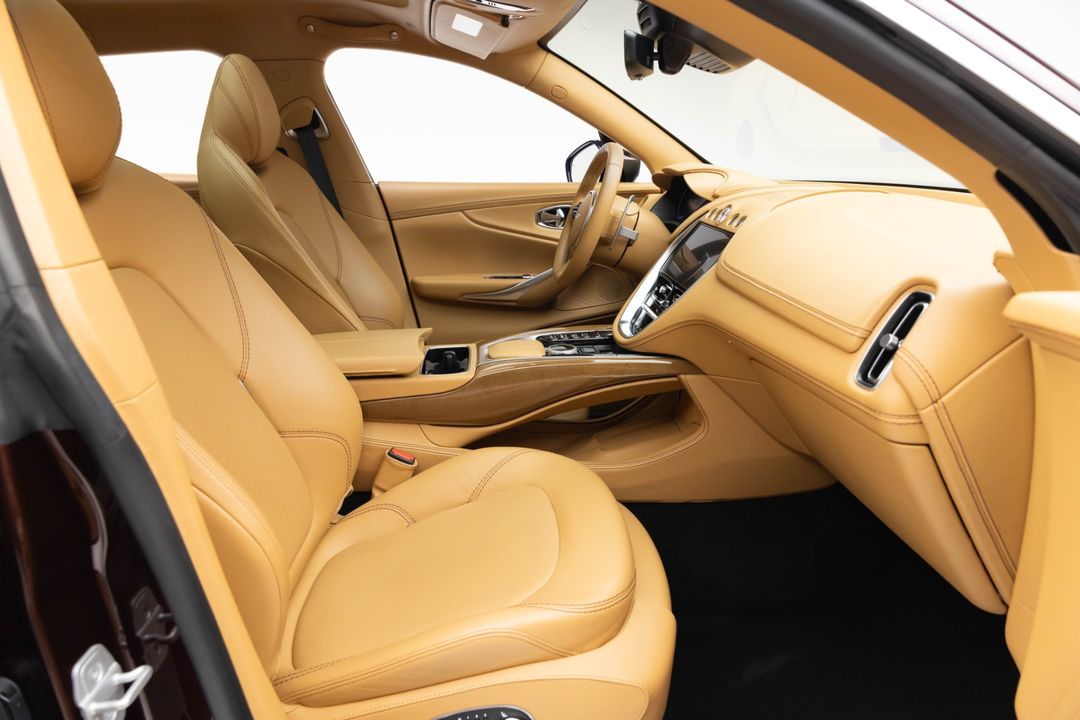 2021 Aston Martin DBX