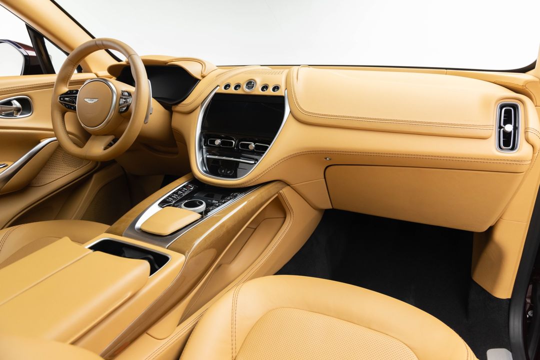 2021 Aston Martin DBX